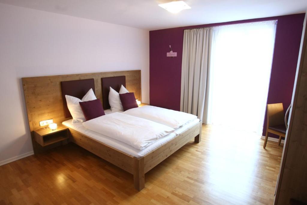 Rothweinhotel Wiesenbronn 部屋 写真